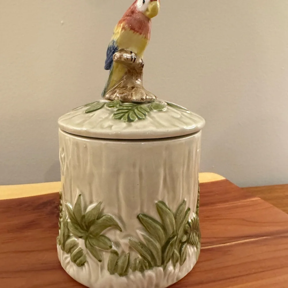 Otagiri 1980 Parrot Small Canister – OMC Japan – Tropical Ceramic 6” - Picture 5 of 9